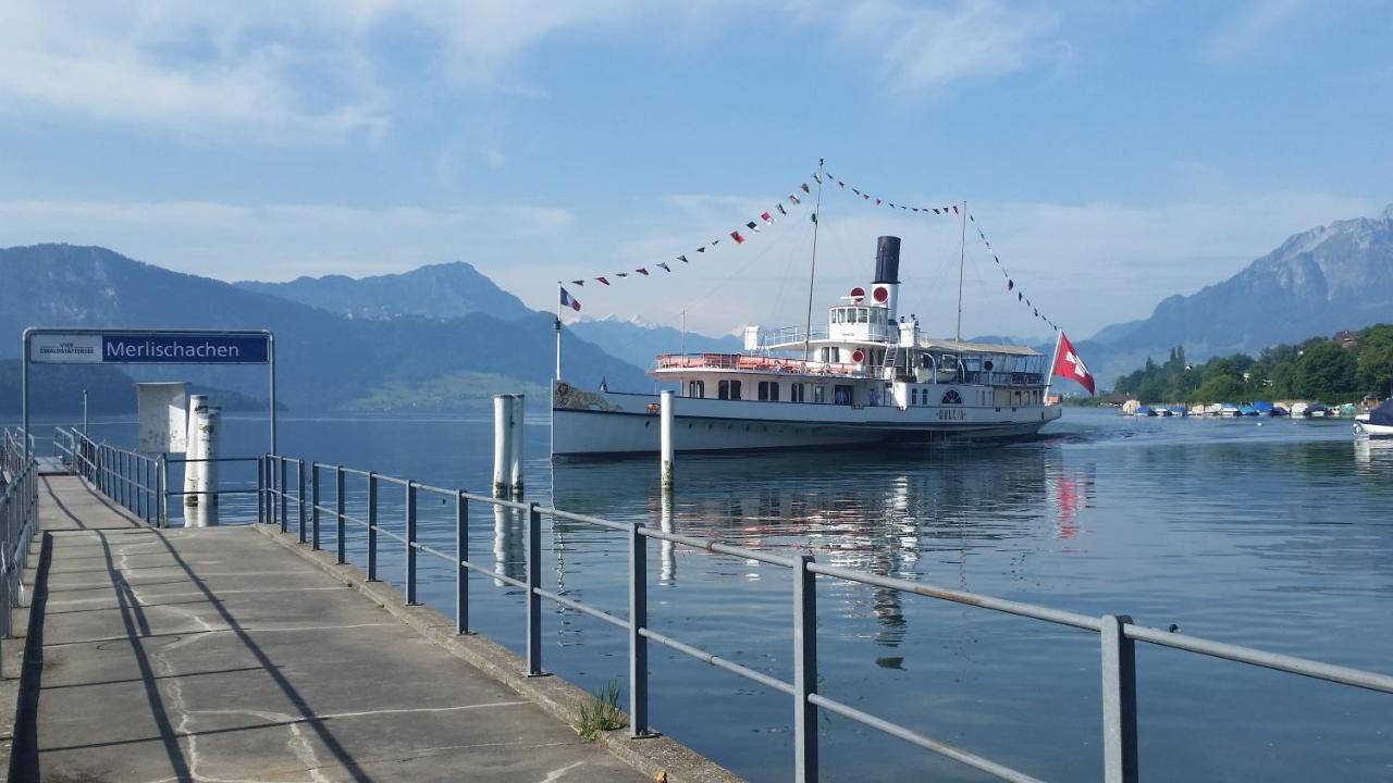 Swiss-Chalet Merlischachen - Romantik Schloss-Hotel Am See Кюснахт Экстерьер фото