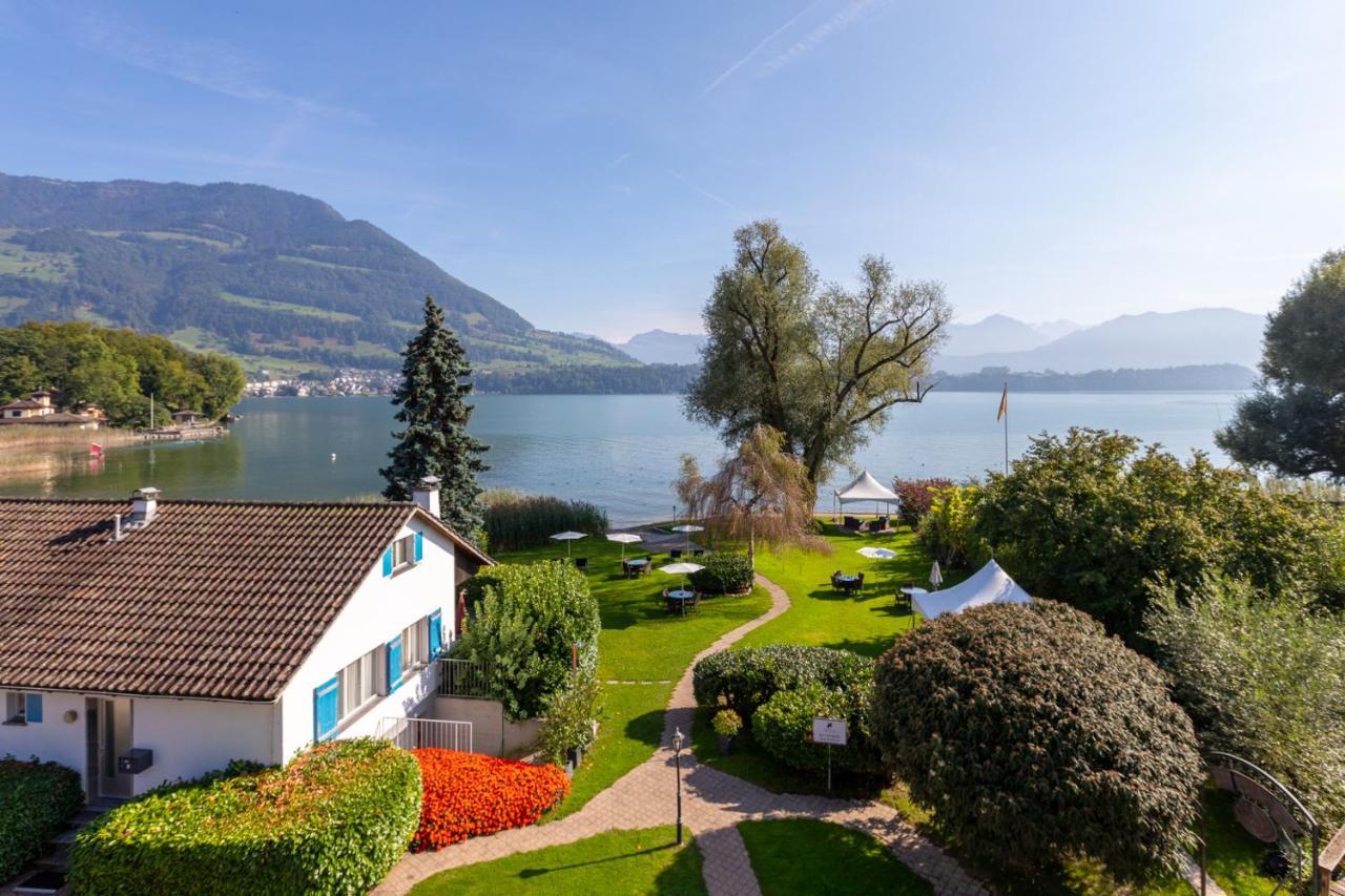 Swiss-Chalet Merlischachen - Romantik Schloss-Hotel Am See Кюснахт Экстерьер фото