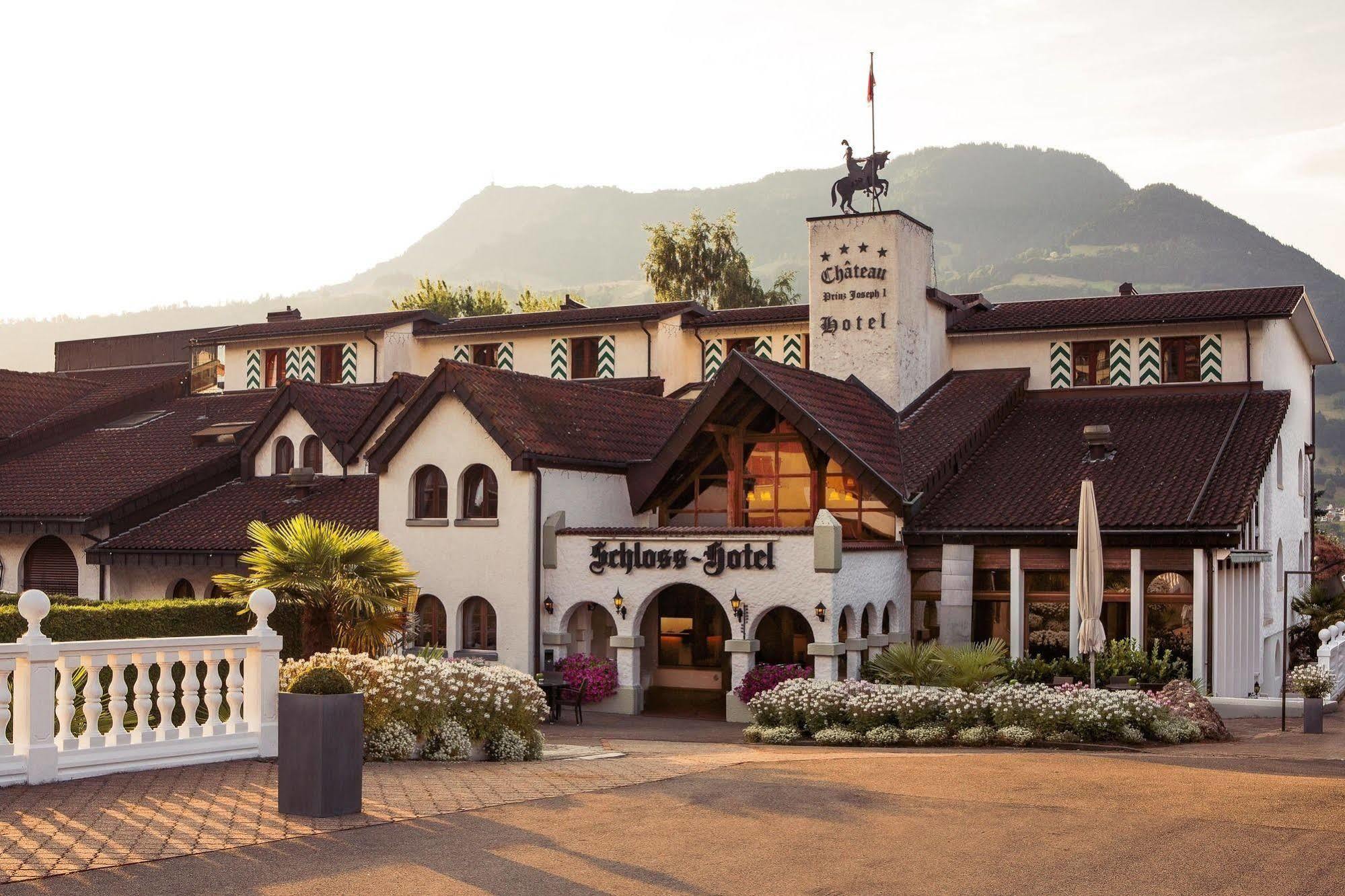 Swiss-Chalet Merlischachen - Romantik Schloss-Hotel Am See Кюснахт Экстерьер фото